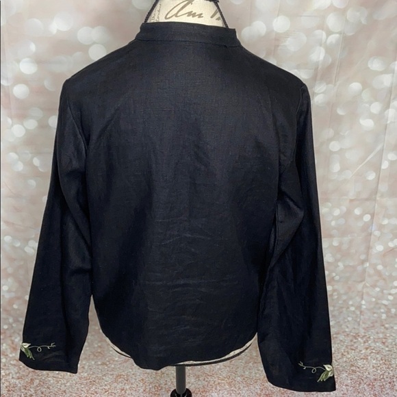 𝅺RELATIVITY black embroidered linen Asian style top - Picture 7 of 7